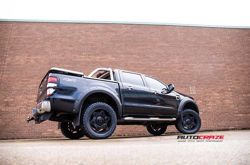 FORD RANGER MO977 BLACK OUT